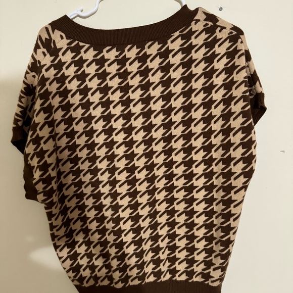 Sweatervest - Picture 2 of 2